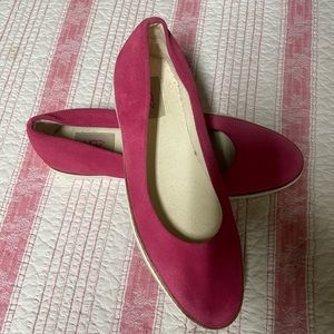 UGG: Trendy Fall Kammi MAGENTA pink Slip On Ballet Flat Style Sneakers Size 11